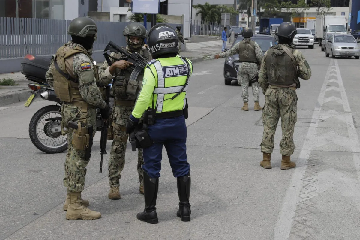 Más de 8.600 detenidos en 41 días de conflicto armado en Ecuador contra la criminalidad