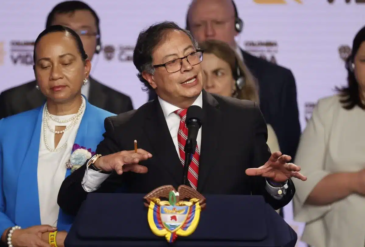 Petro destaca que Colombia ha reemplazado divisas petroleras por divisas de turismo