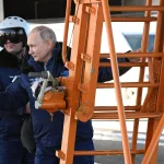Putin vuela en un bombardero estratégico Tu-160M