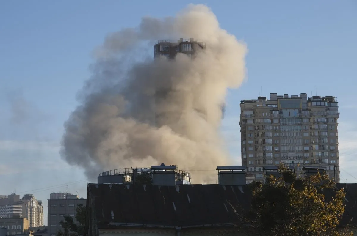 Rusia lanza una nueva ofensiva de drones contra Ucrania, que confía en la ayuda occidental