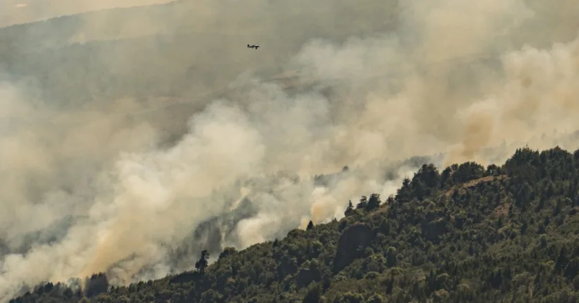 Un incendio en un parque patagónico argentino sigue activo y consume más de 7.800 hectáreas