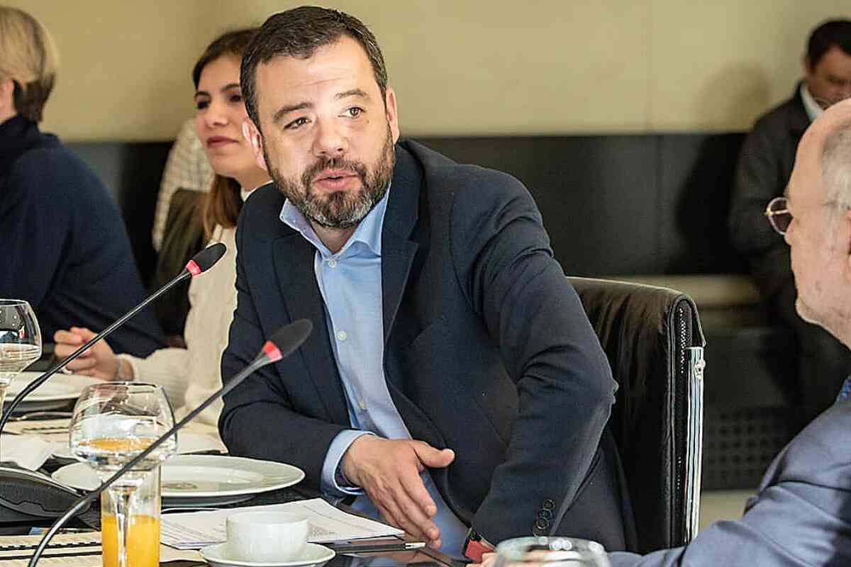 Apendicitis aguda llevó al quirófano al alcalde de Bogotá, Carlos Fernando Galán- avenida 68