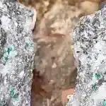 mineros de chivor, Boyacá, encuentran roca llena de esmeraldas y se vuelven virales