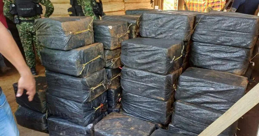 Clan del Golfo pierde 5.6 toneladas de cocaína en Necoclí: el millonario decomiso de las autoridades
