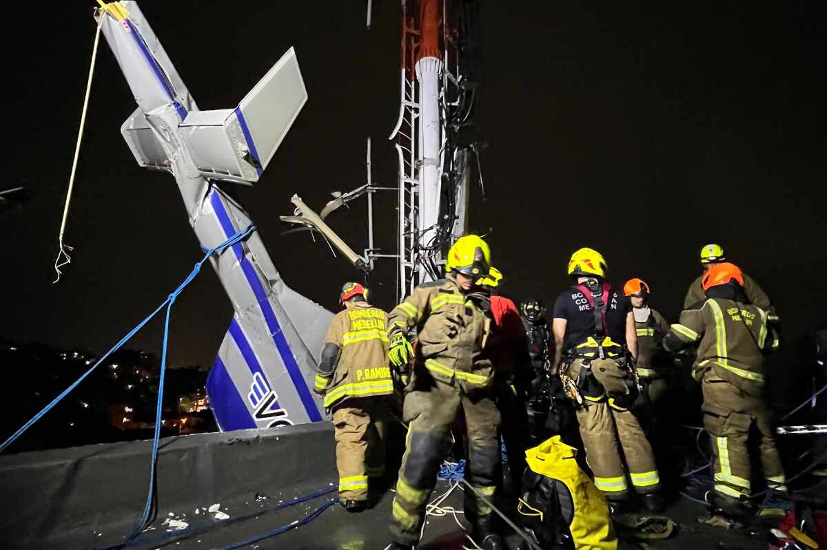 Investigan accidente de helicóptero en Medellín: Autoridades buscan determinar causas del siniestro en el barrio Manrique