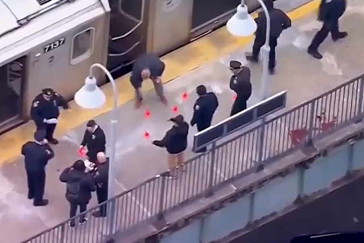Tiroteo en el metro de Nueva York: un hombre muere y cinco personas resultan heridas