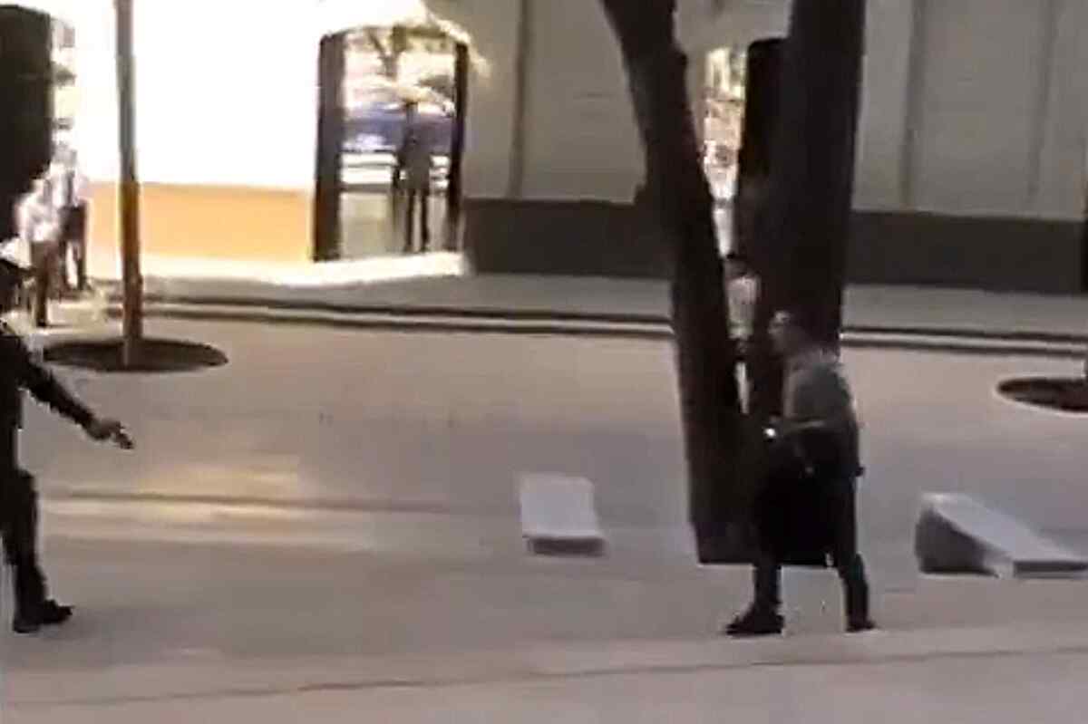 Hombre armado con machete hiere a policía y bebé resulta herida en Palacio de Justicia de Medellín