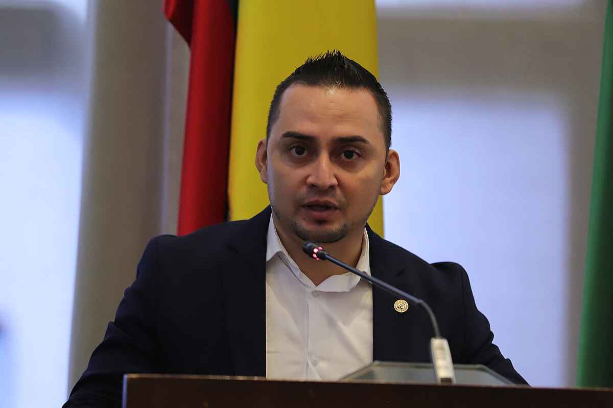 Con el respaldo unánime del Concejo, Mefi Boset Rave Gómez asume como personero distrital de Medellín