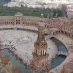 Sevilla cerrará la Plaza de España y cobrará entrada a los turistas para visitarla