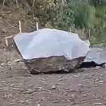 Mujer perdió la vida por el desprendimiento de una roca en la vía El Hatillo – Donmatías