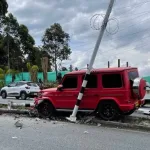 Ryan Castro sale ileso de accidente en Medellín al chocar su carro contra un poste en Las Palmas