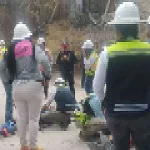 Un trabajador perdió la vida y otro sufrió graves lesiones al caer de una plataforma en las obras del Tren Interurbano en Álvaro Obregón