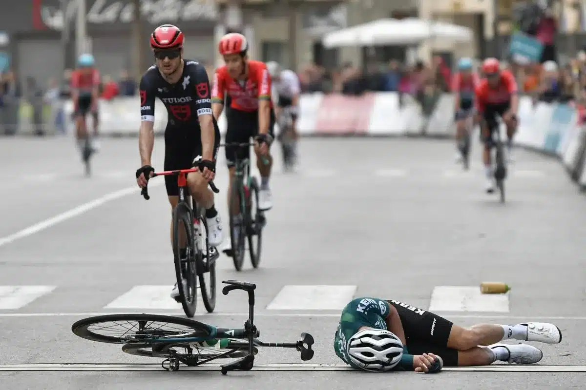 ¿Un airbag para los ciclistas?, el pelotón lo aceptaría por seguridad
