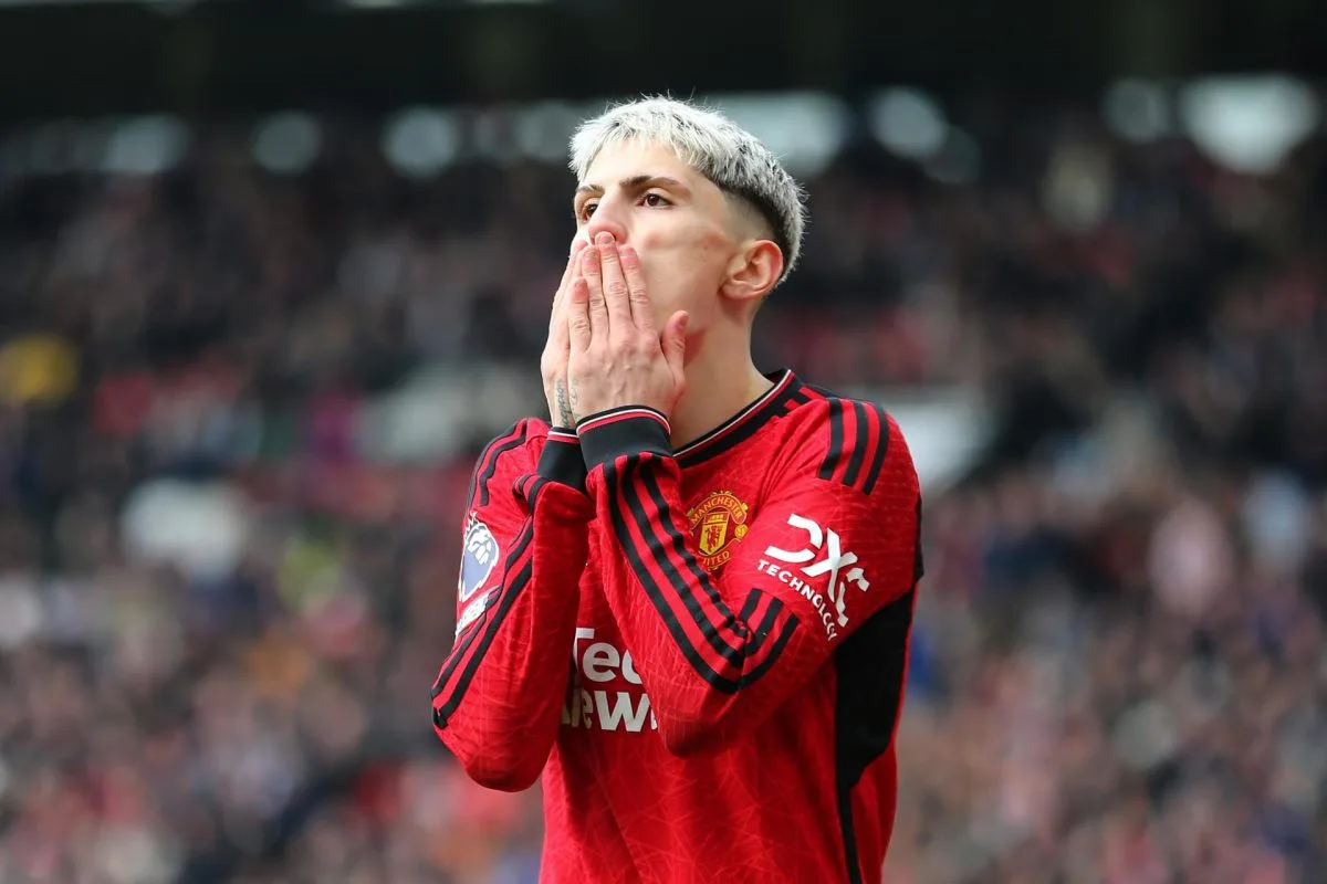 2-0. Garnacho da aire al United