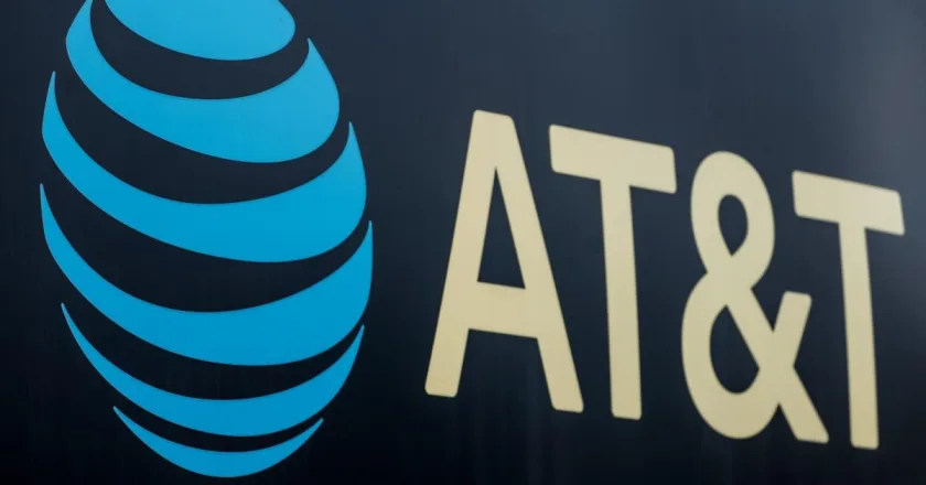 AT&T investiga la publicación de datos de millones de clientes en la internet profunda