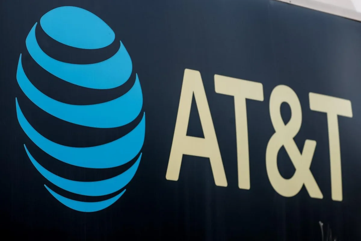 AT&T investiga la publicación de datos de millones de clientes en la internet profunda