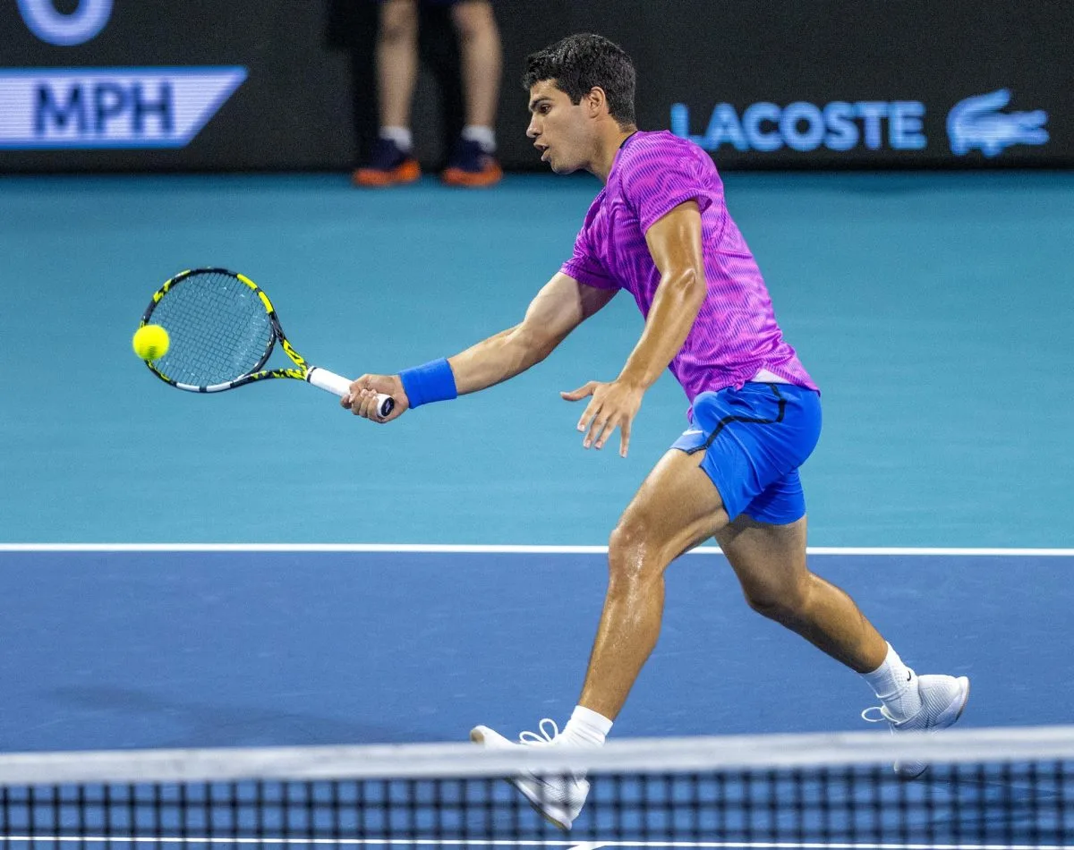 Alcaraz tiene un 10-4 ante rivales de 35 o más años, y sólo Djokovic le supera