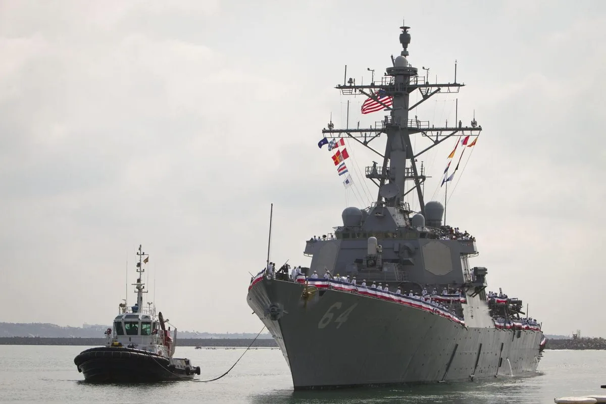 EE.UU. derriba misiles y drones de los hutíes dirigidos contra un destructor suyo en el mar Rojo