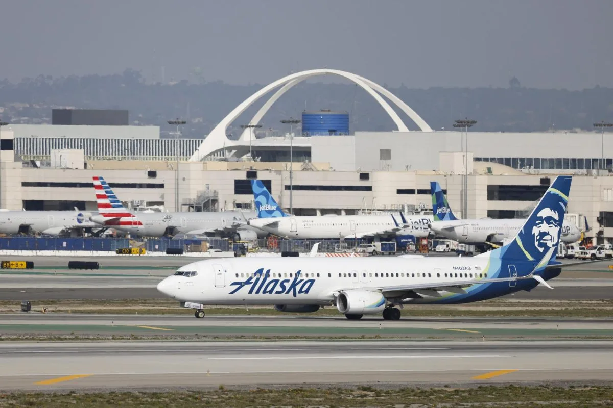 EE.UU. investiga a Boeing por el avión que tuvo problemas en pleno vuelo, según WSJ