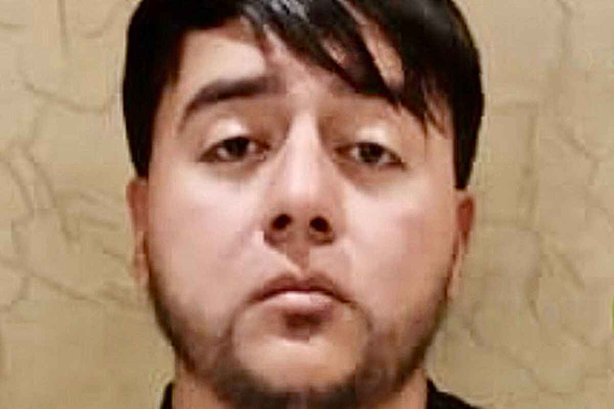 Un giro inesperado ha dado el caso de los líderes del grupo criminal Ronda 88, Fabián Solís Vega (‘El Fabián’) y su hijo Fabián Solís Jr. (‘El Cachorro’). A tres días de su captura, ambos fueron liberados por orden de un juez federal, quien argumentó que el cateo en el que fueron detenidos fue legal, pero no así su aprehensión. La liberación se produjo durante las primeras horas del 6 de marzo. Tras la decisión del juez, la Fiscalía General de Justicia de la Ciudad de México (FGJCDMX) alistaba una nueva orden de arresto en contra de ‘El Cachorro’. Sin embargo, el segundo al frente de Ronda 88 se fugó del Reclusorio Sur a pesar de la presencia de un fiscal, tres mandos y varios agentes en las inmediaciones. Las autoridades aún no han esclarecido cómo ‘El Cachorro’ logró escapar del reclusorio. Se presume que los agentes no se percataron de su huida. La captura de ‘El Fabián’ y ‘El Cachorro’ se llevó a cabo el pasado 3 de marzo en un operativo conjunto de la FGR y la Marina en la colonia Lindavista de la alcaldía Gustavo A. Madero. En el operativo también se aseguraron dos inmuebles y un taller. La liberación de los líderes de Ronda 88 ha generado gran controversia. La FGJCDMX ha calificado la decisión del juez como “un revés a la justicia” y ha anunciado que presentará una apelación.