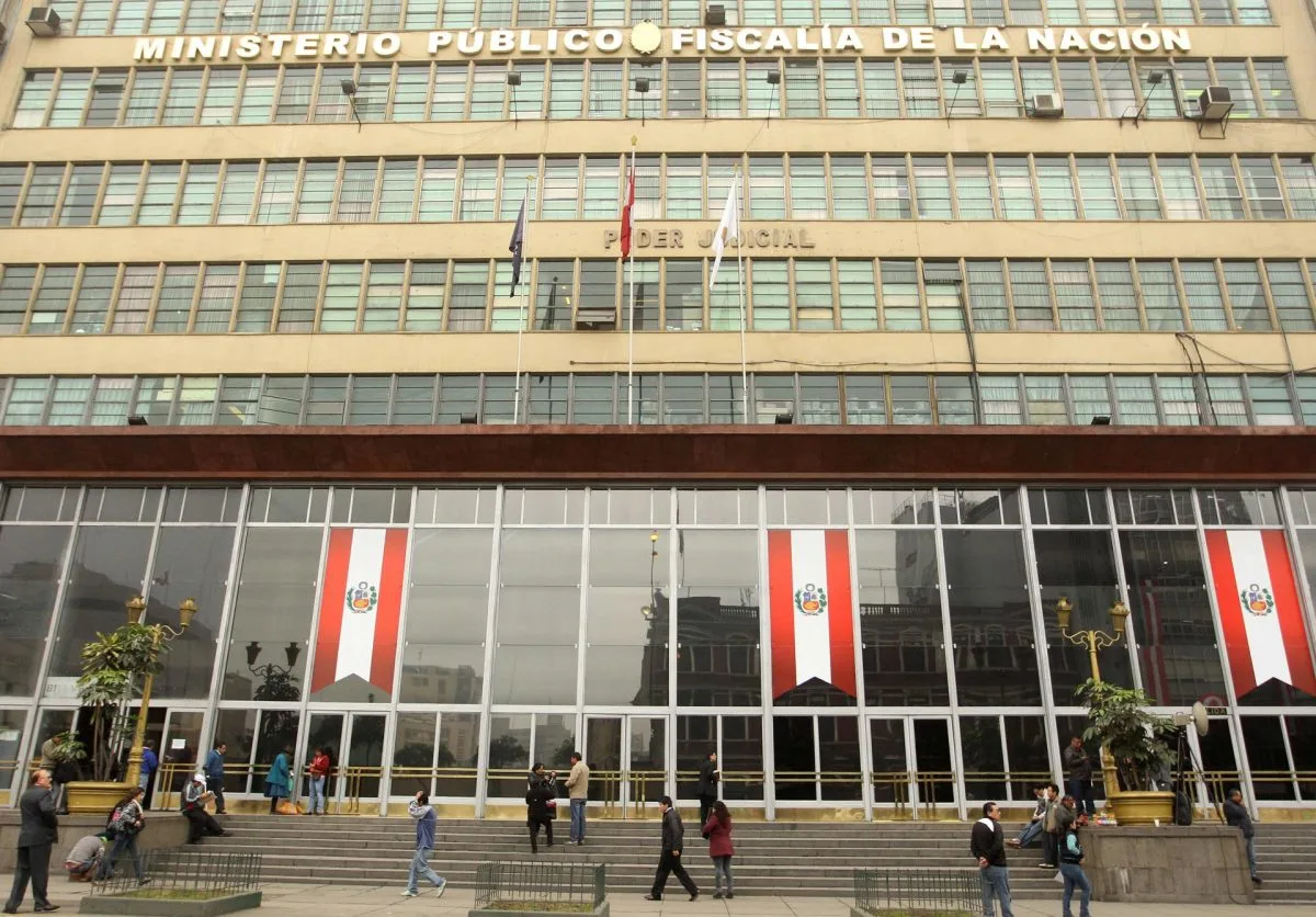 El fiscal general de Perú confirma más de 300 investigaciones contra altos funcionarios