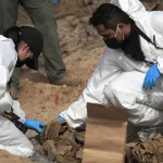 Hallan al menos cinco cuerpos calcinados en cementerio clandestino en el norte de México