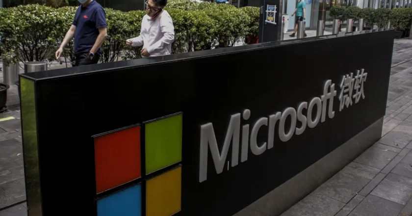 La CE infringió la ley de protección de datos al contratar servicios en la nube de Microsoft