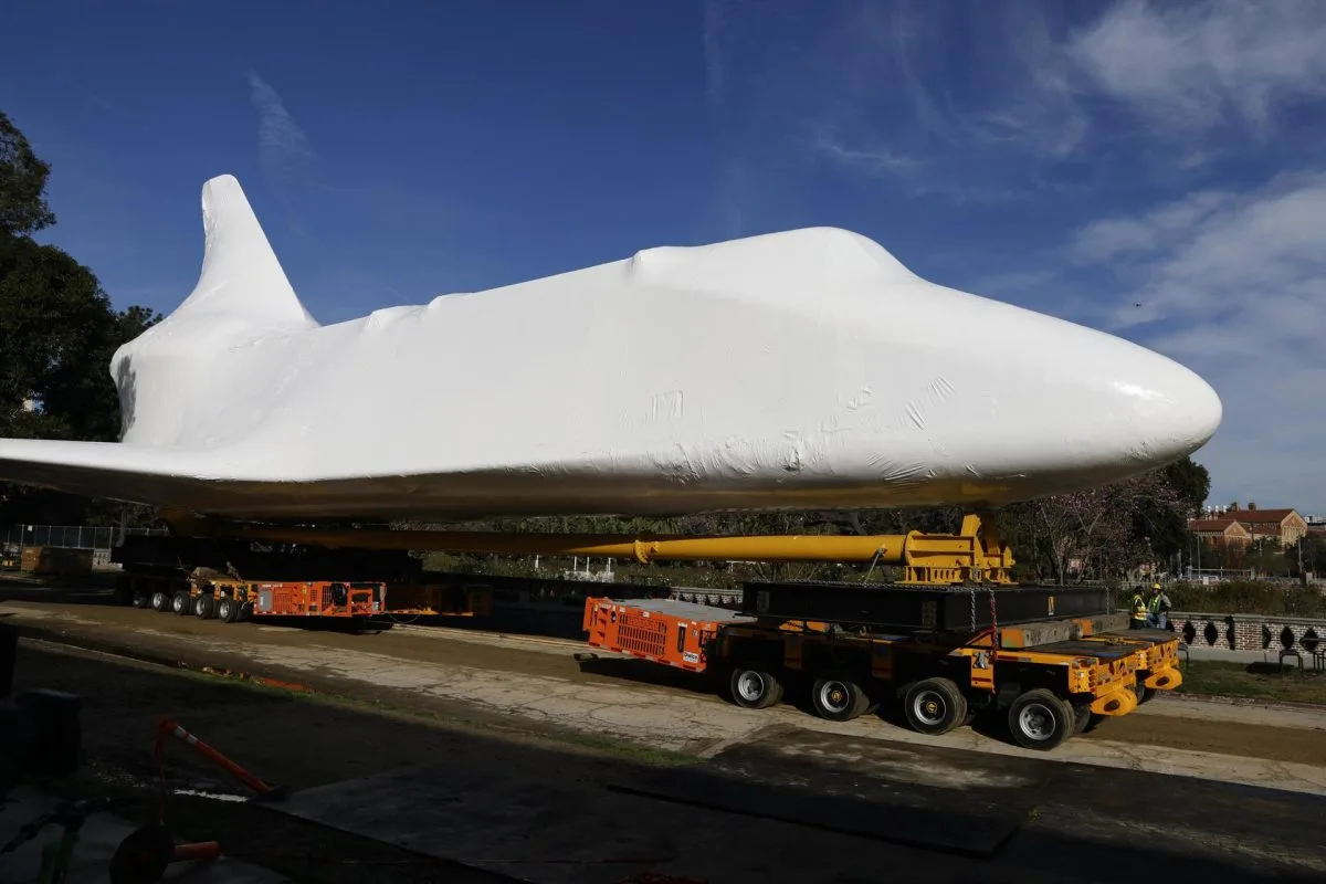 La Dragon Endeavor se acopla a la Estación Espacial Internacional