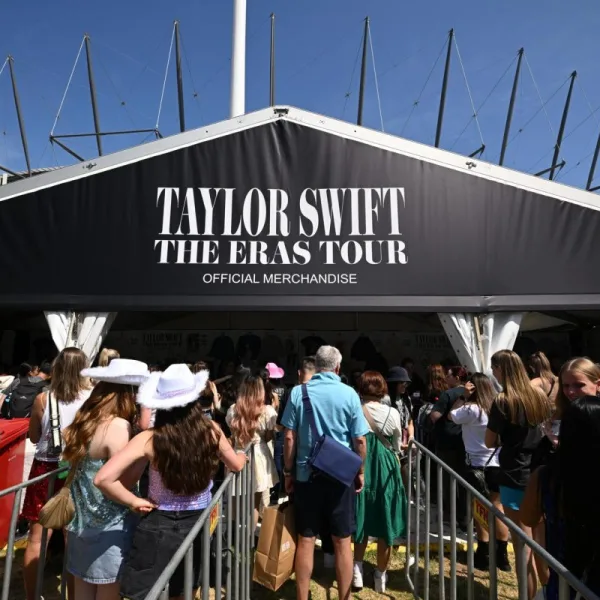La Policía descarta presentar cargos contra el padre de Taylor Swift por agresión en Australia