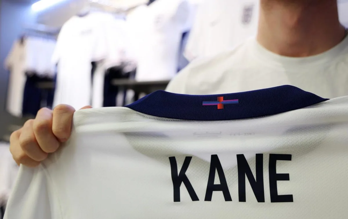 Lío en Inglaterra - Nike cambia los colores de la bandera inglesa para la Eurocopa
