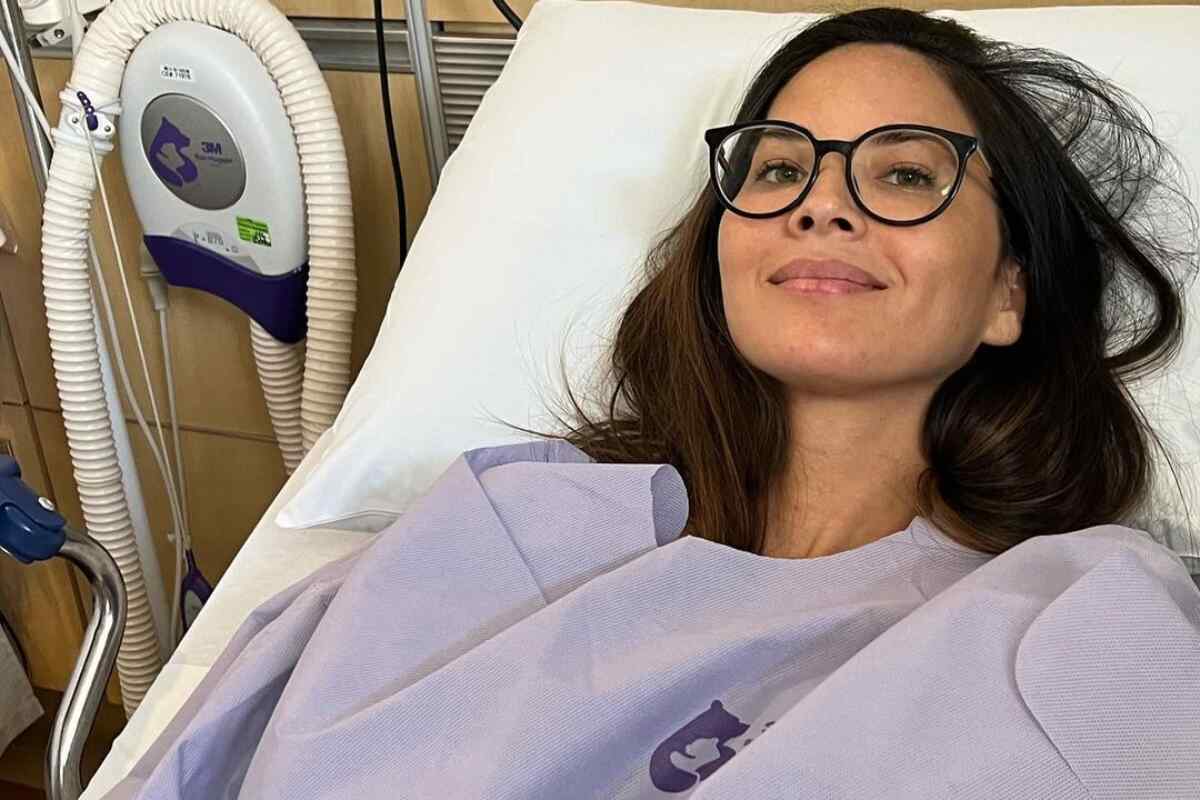 Olivia Munn Revela Lucha Contra el Cáncer de Mama y Su Camino Hacia la Recuperación
