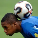 Robinho afirma que fue condenado en Italia por ser negro y espera tener voz en Brasil