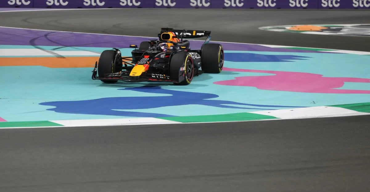 Verstappen: "Va a estar apretado, pero con miras a la calificación me siento bien