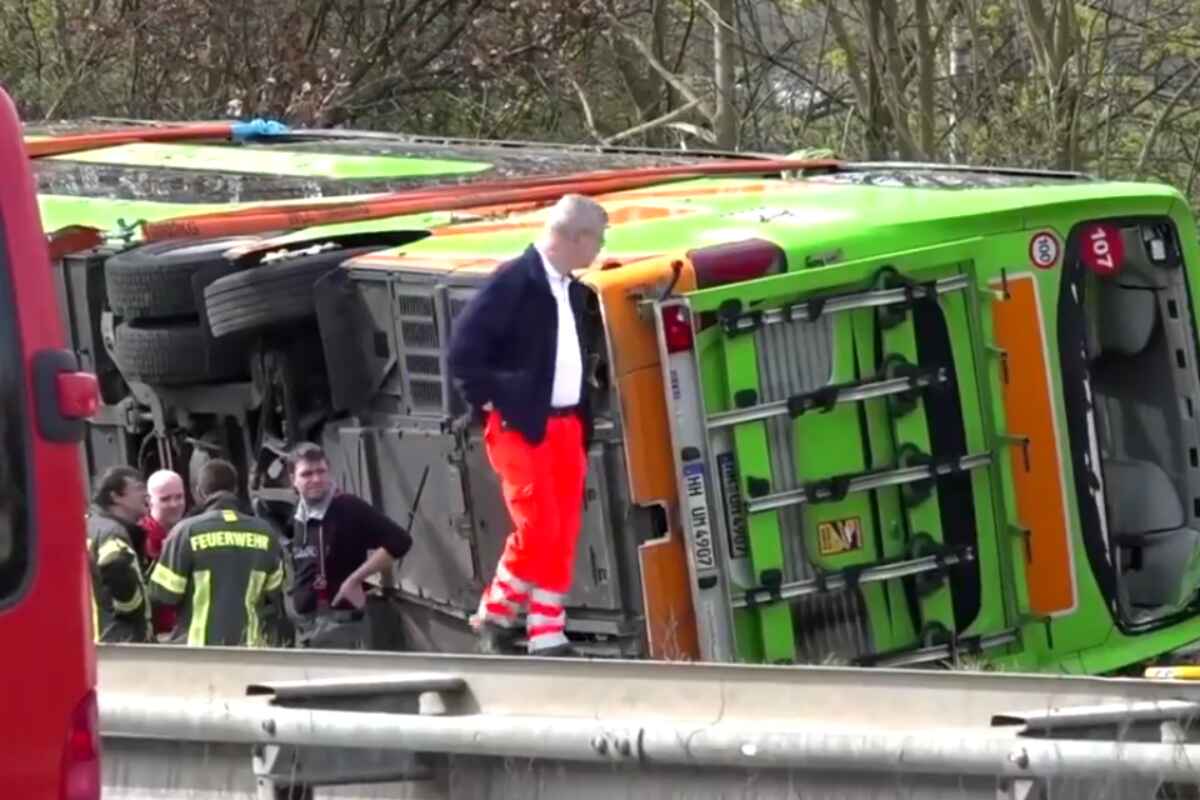 Investigan causas de accidente de FlixBus que dejó cinco muertos en una autopista de Alemania