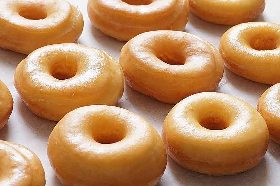 Aprende a preparar donuts caseros con esta receta fácil y deliciosa