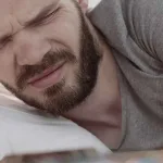 ¿Dolor de mandíbula y dientes sensibles? Podrías sufrir de bruxismo