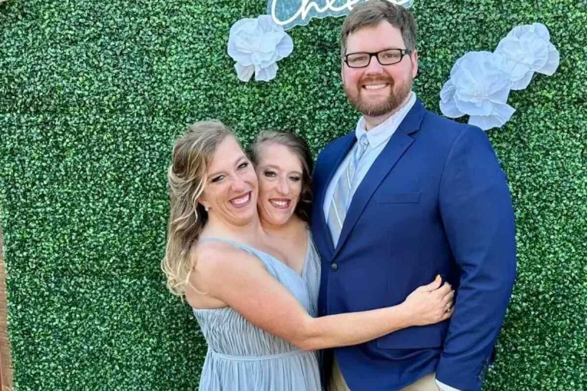 Abby Hensel, una de las gemelas siamesas más famosas del mundo, se casa