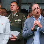 Petro lanza una dura crítica contra RCN y Caracol por "embrutecer" a la sociedad