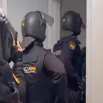 La policía española desarticula banda que robaba en casas de lujo en Madrid, incluyendo las de futbolistas