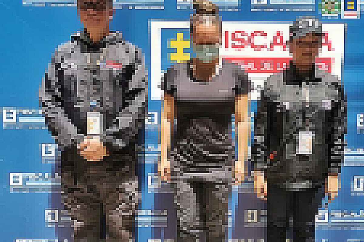 Prisión para una policía y su hermano por estafar con prendas de vehículos en Medellín
