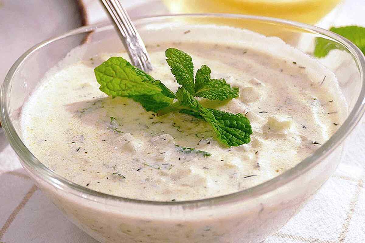 Cómo hacer tzatziki: la salsa griega que combina con todo
