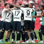 2-4. El Nápoles reina en la locura