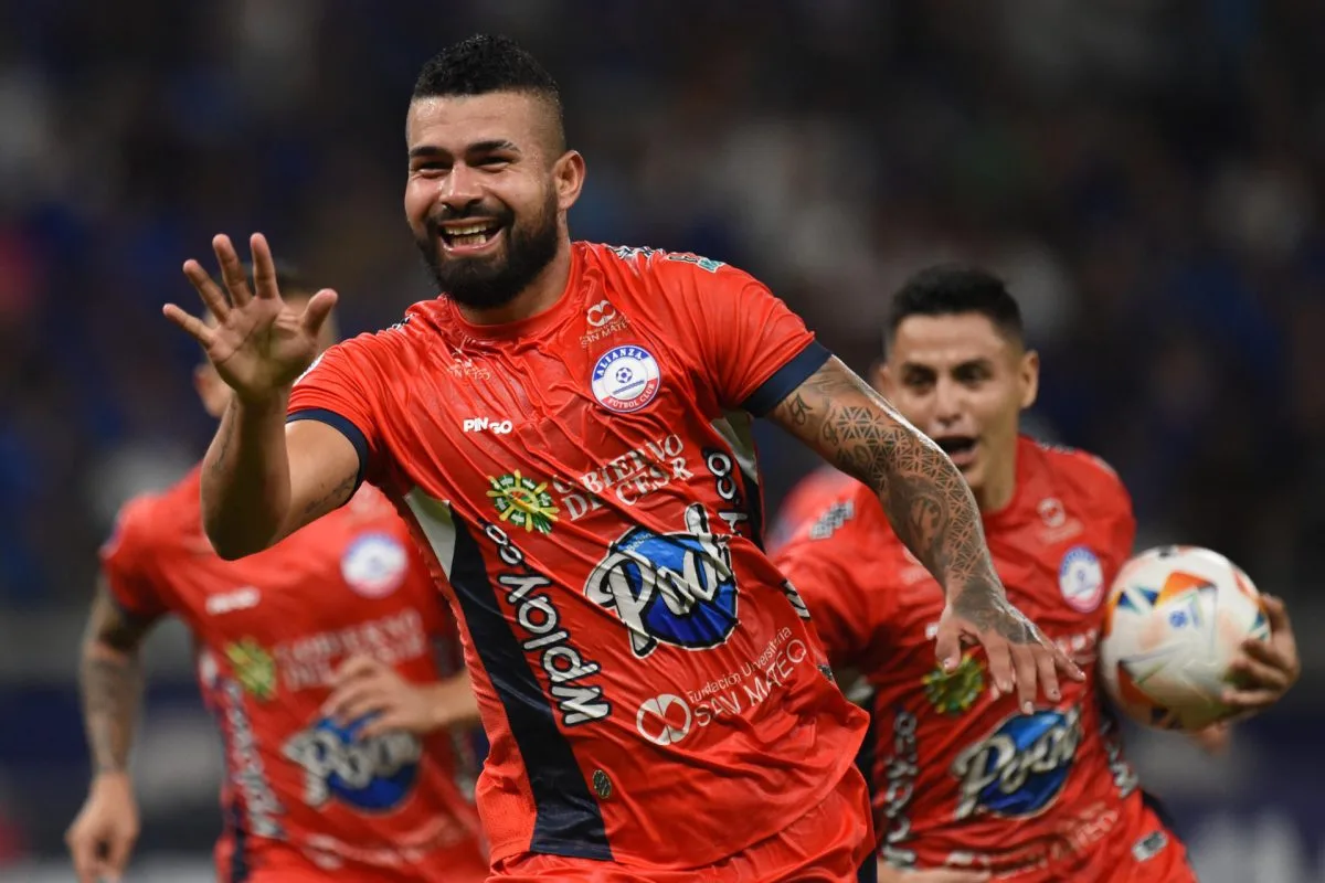 3-3. Alianza FC remonta tres goles y le empata en la última jugada a Cruzeiro en Brasil