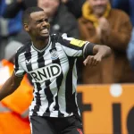 4-0. Isak desarma al Tottenham