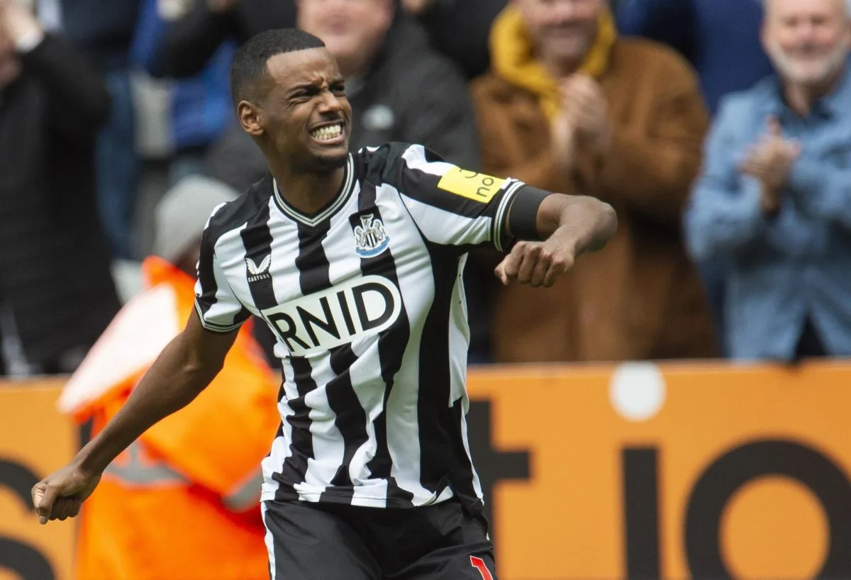 4-0. Isak desarma al Tottenham