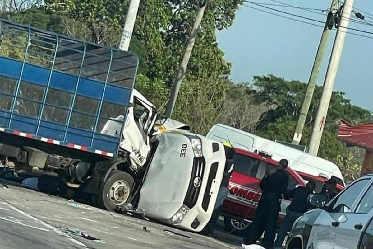 Cuatro funcionarios del Mides pierden la vida en accidente en Juan Hombrón, en Coclé