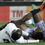Diakhaby vuelve a Paterna un mes después de la luxación de rodilla sufrida en Mestalla