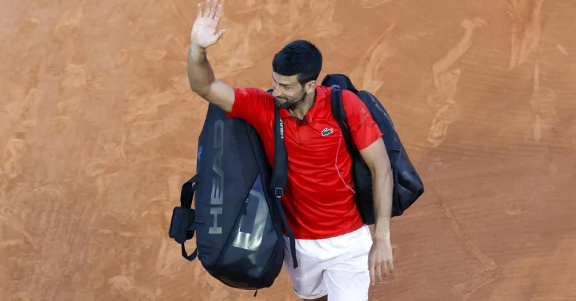 Djokovic y Sinner se mantienen en cabeza; Tsitsipas se mete en el top 10