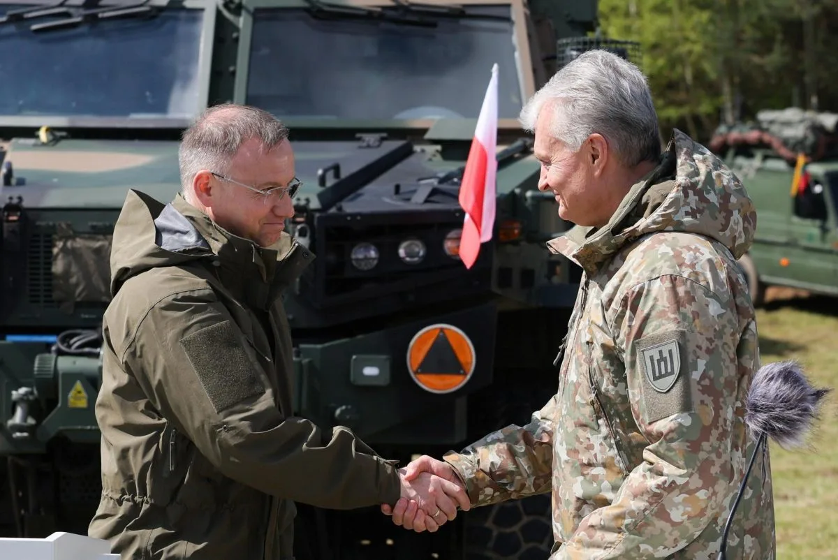 Duda y Nauseda piden más gasto en defensa durante maniobras a pocos kilómetros de Rusia