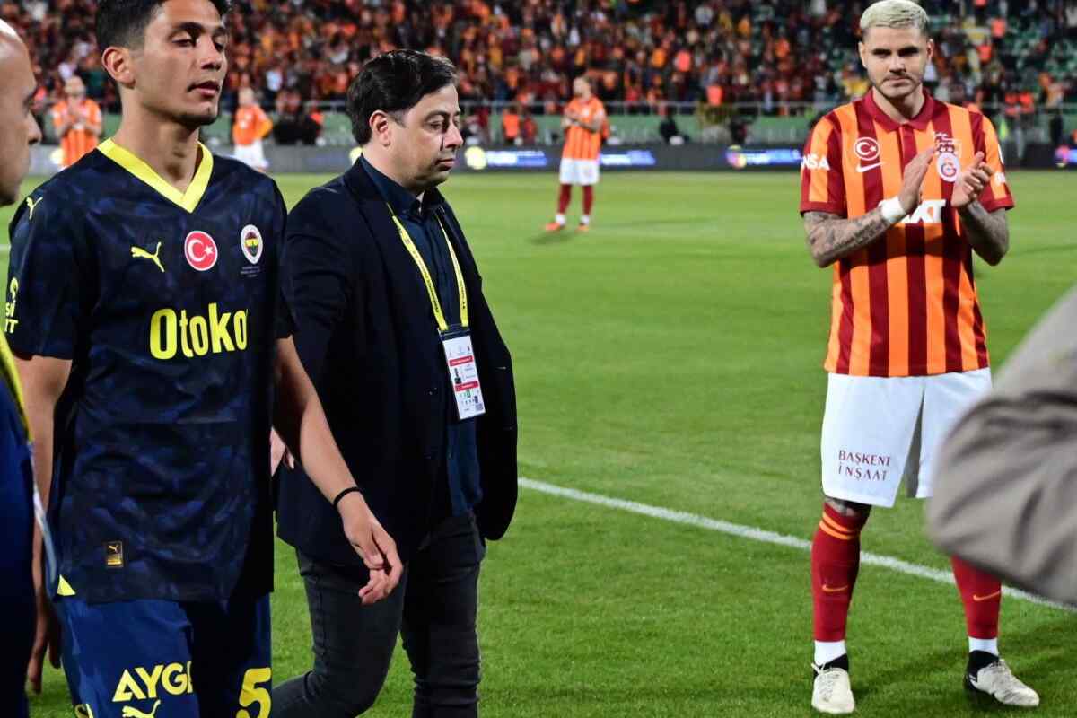 Fenerbahçe protesta en la Supercopa turca: juega con juveniles y se retira al minuto 1